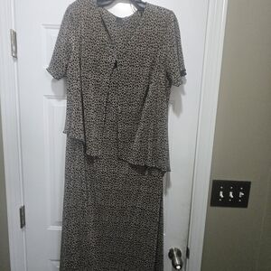 Connected Apparel Leopard Print Maxi Skirt Set